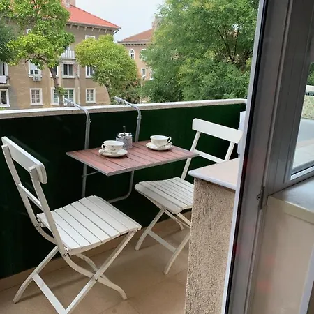 Cozy 1bd With Free Parking In The Area By Flat Mаnager Апартамент